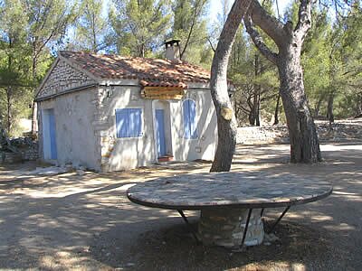 Cassis - d&eacute;couverte de la Calanque de Port Miou - Provence